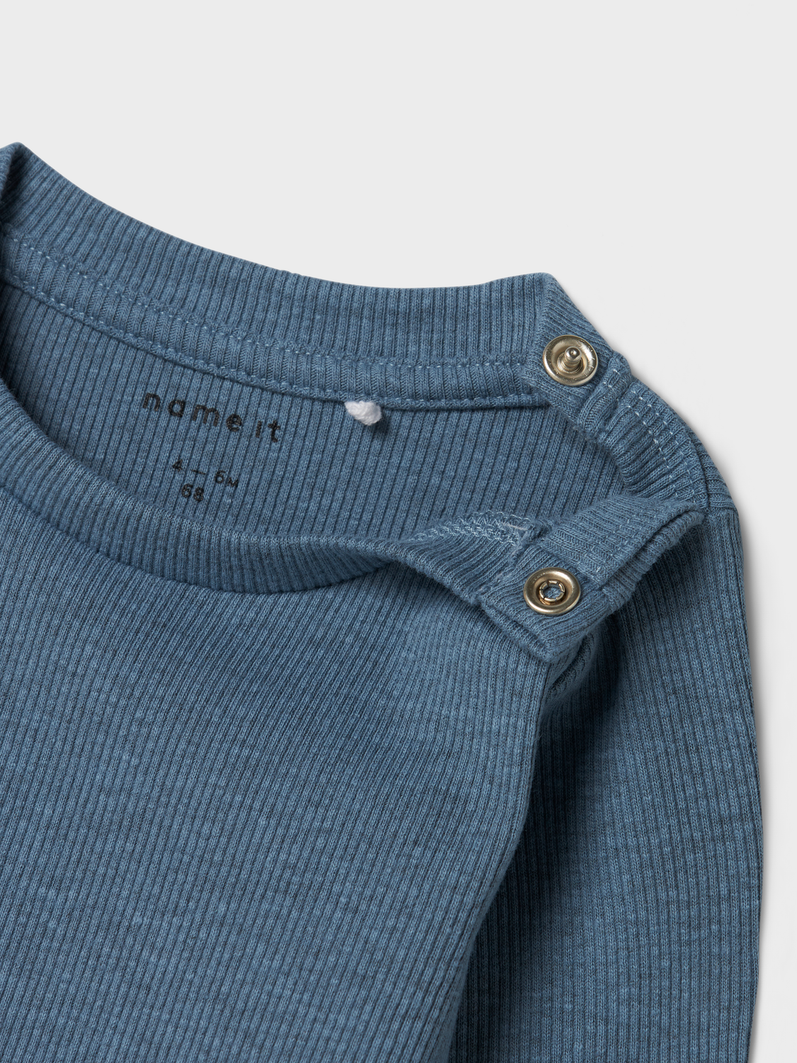 model_shot-front_full